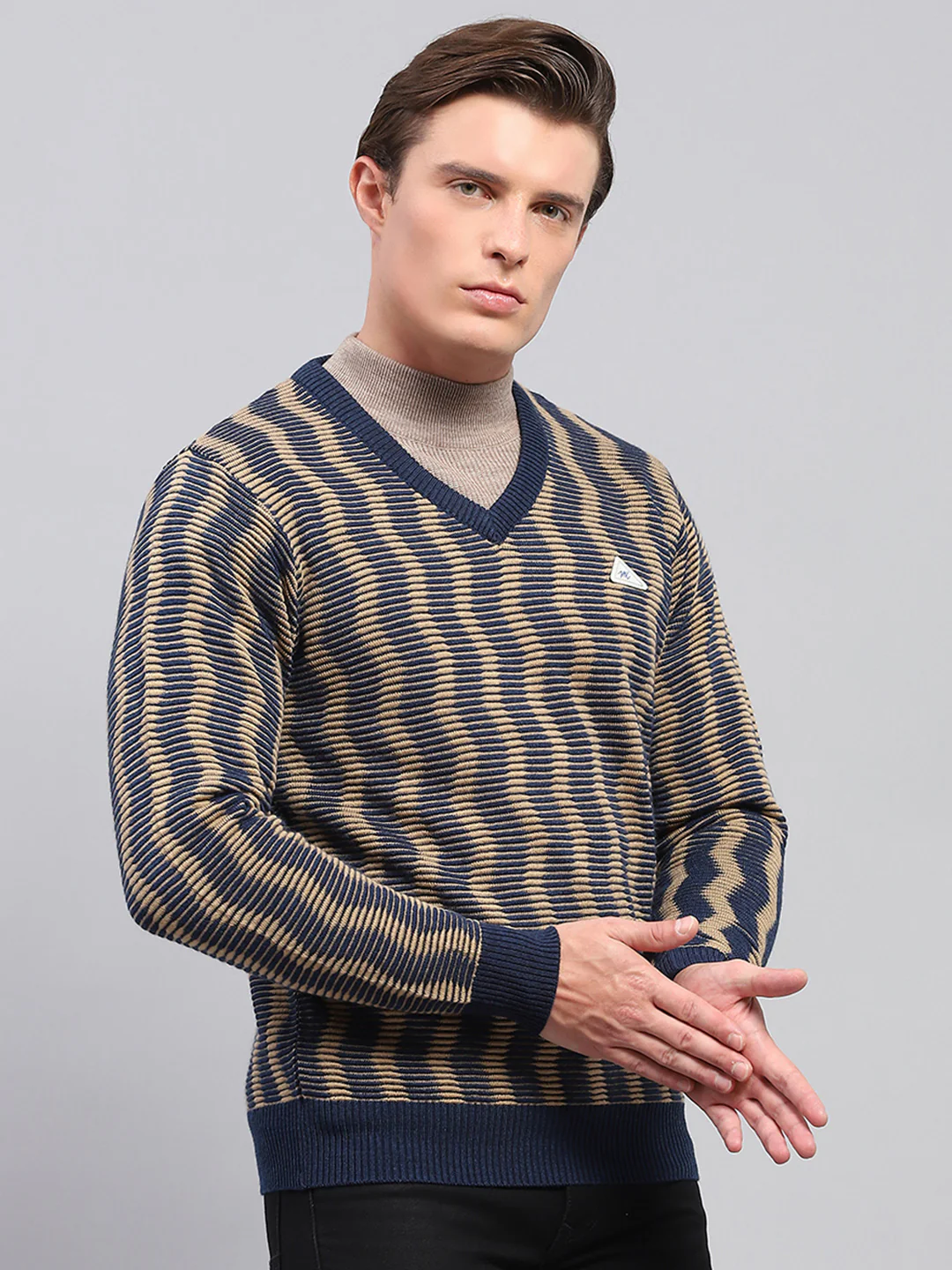 Men Navy Blue & Beige Self Design V Neck Full Sleeve Pullover - Image 4