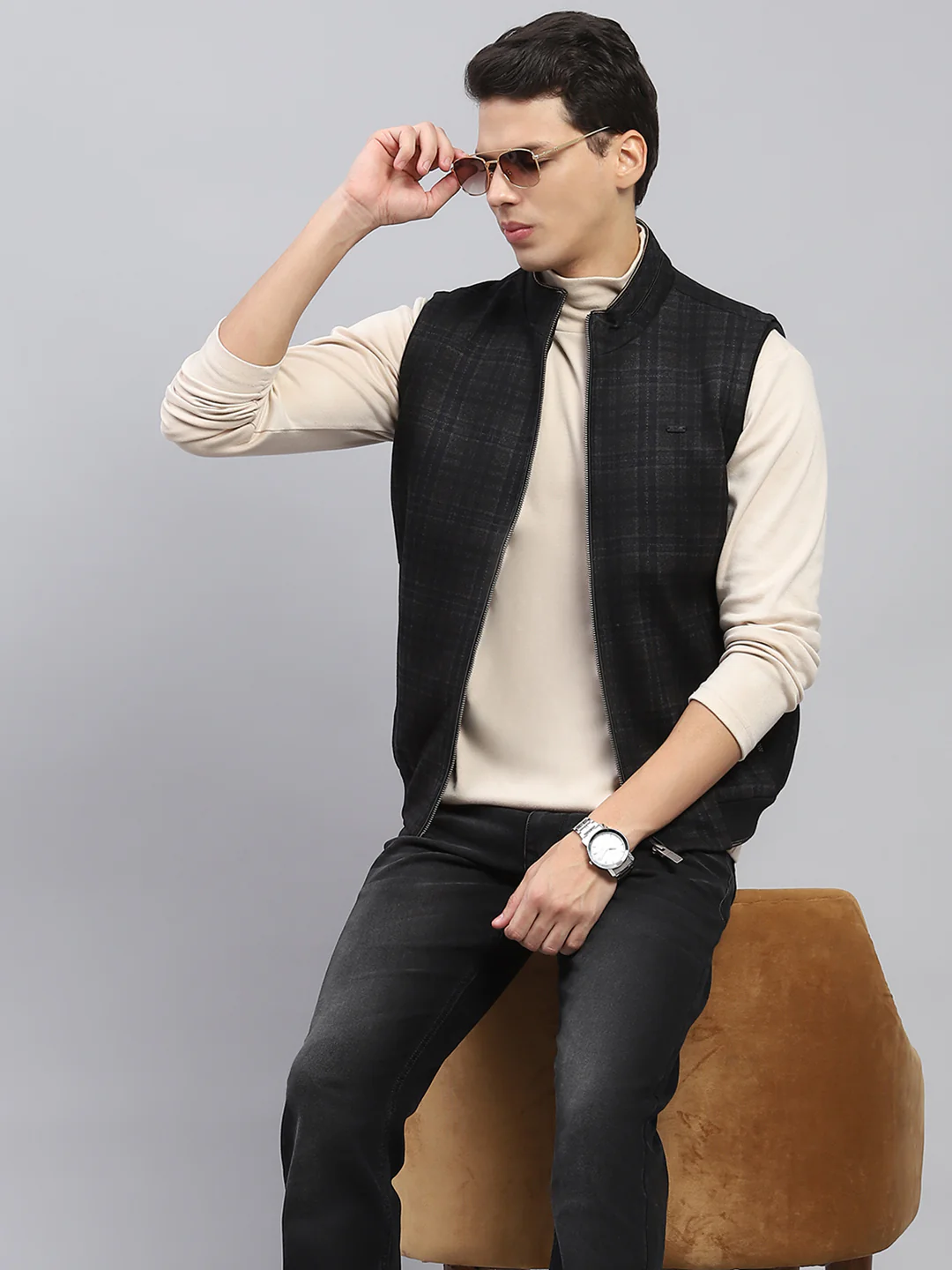 Men Navy Blue Check Mock Neck Sleeveless Jacket - Image 6