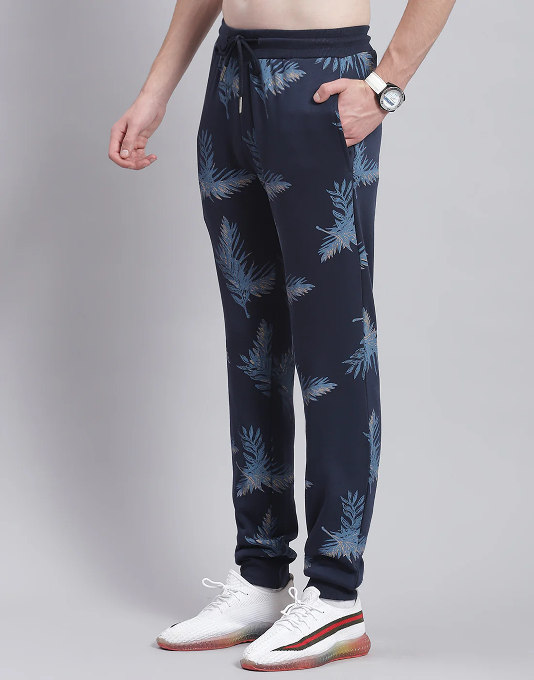 Men Navy Blue Printed Hooded Full Sleeve Tracksuit - Image 8