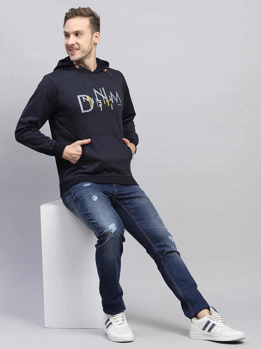 Men Navy Blue Printed Hooded Full Sleeve Winter T-Shirt - Image 2