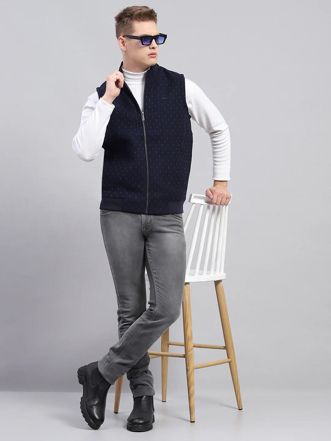 Men Navy Blue Printed Mock Neck Sleeveless Jacket - Image 2