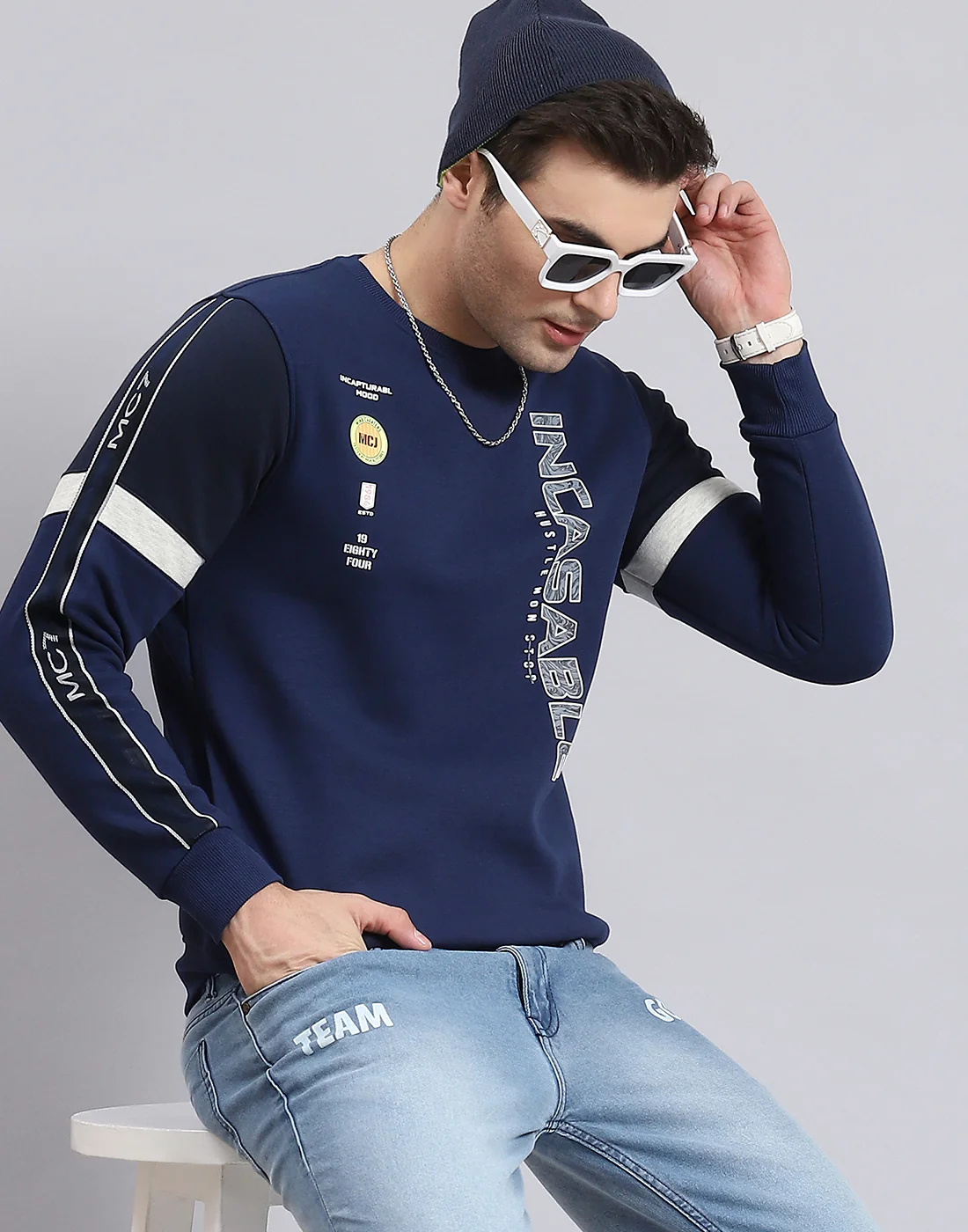 Men Navy Blue Printed Round Neck Full Sleeve Sweatshirt - Image 2