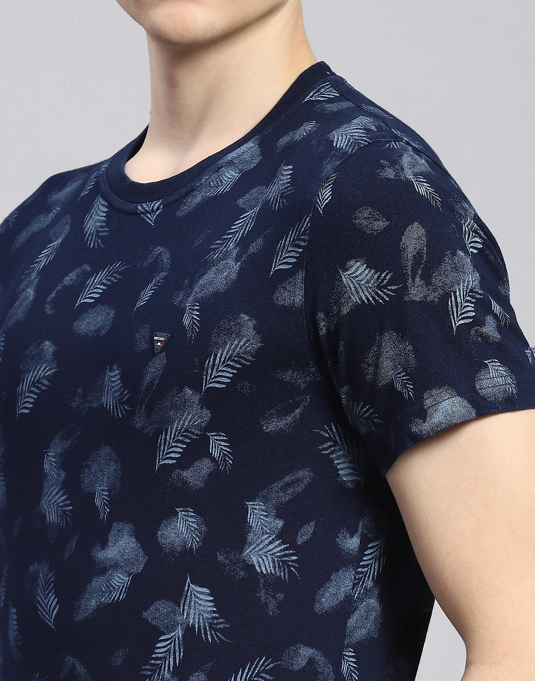Men Navy Blue Printed Round Neck Half Sleeve T-Shirt - Image 6