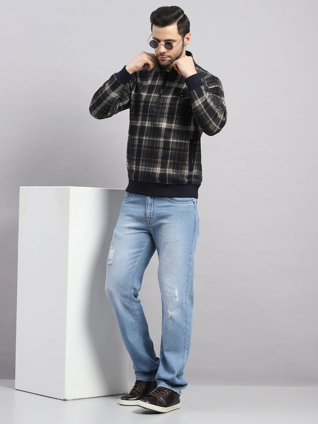 Men Navy Blue Self Design Collar Full Sleeve Sweatshirt - Image 2