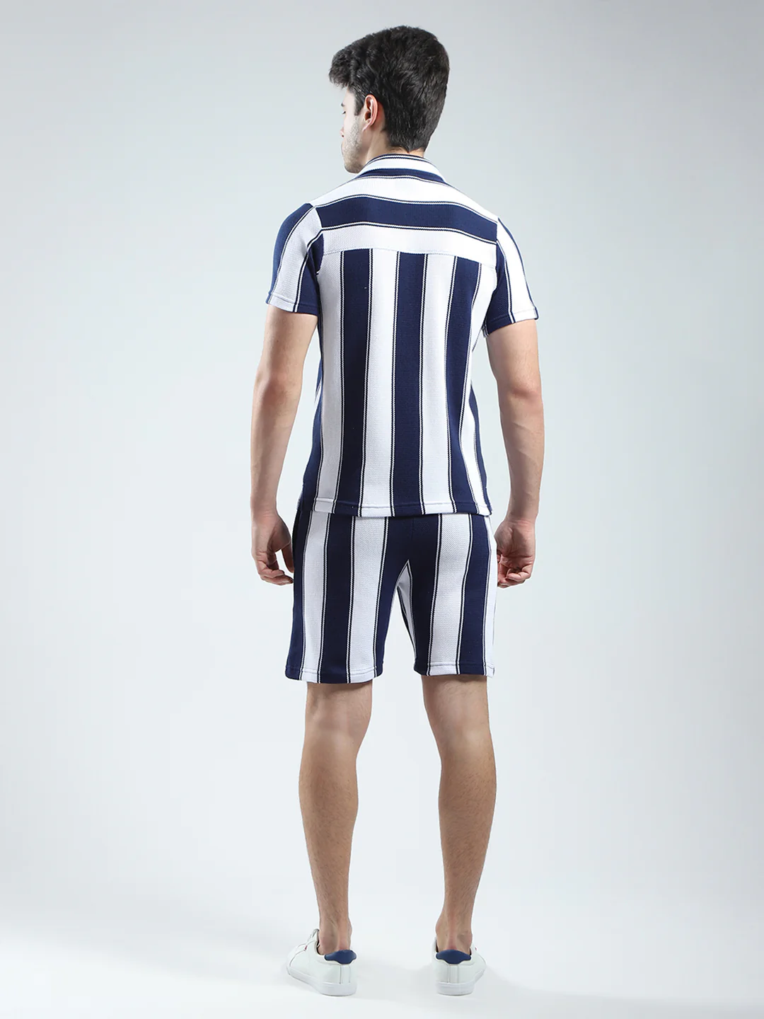 Men Navy Blue Self Design Collar Half Sleeve Bermuda Set - Image 5