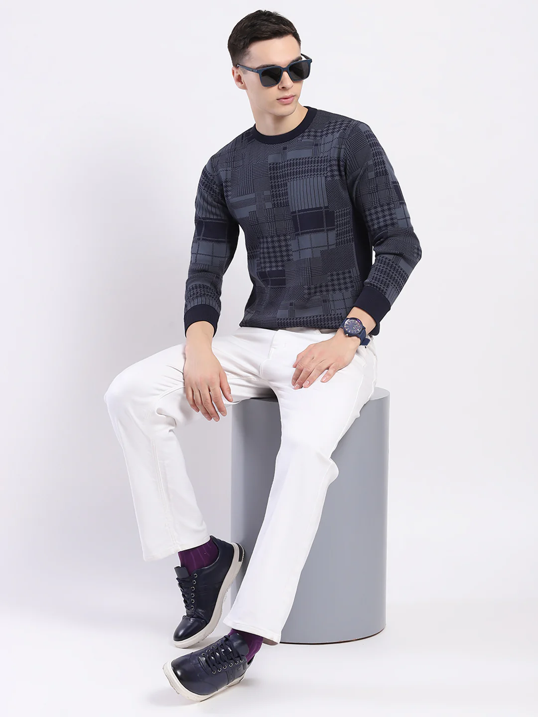 Men Navy Blue Self Design Round Neck Full Sleeve Pullover - Image 2