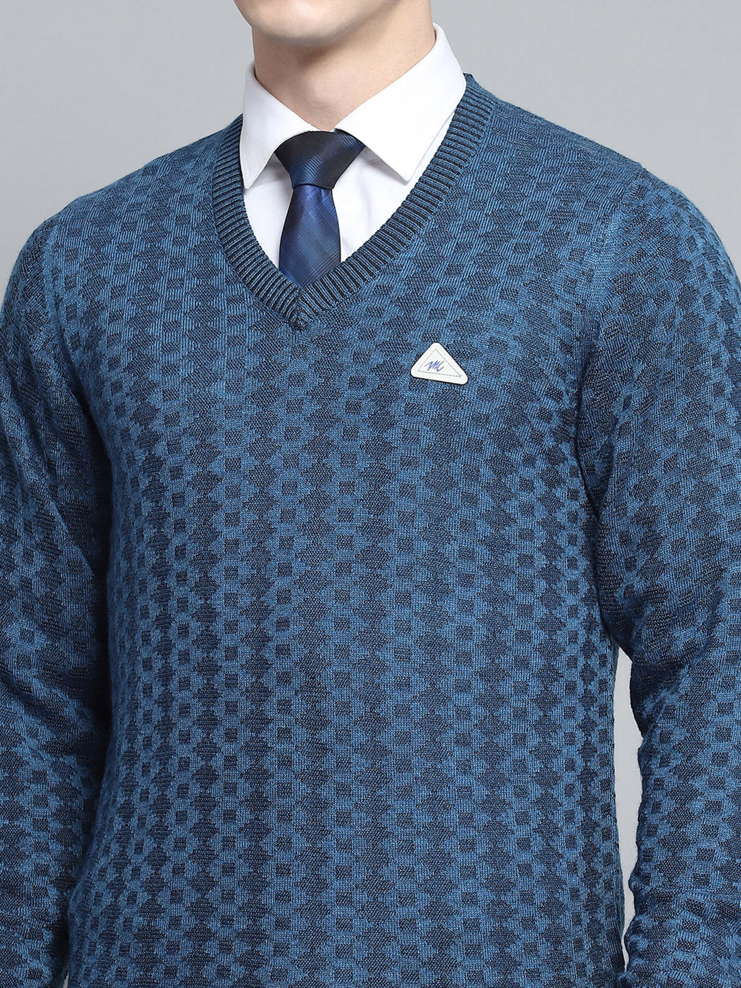 Men Navy Blue Self Design V Neck Full Sleeve Pullover - Image 6