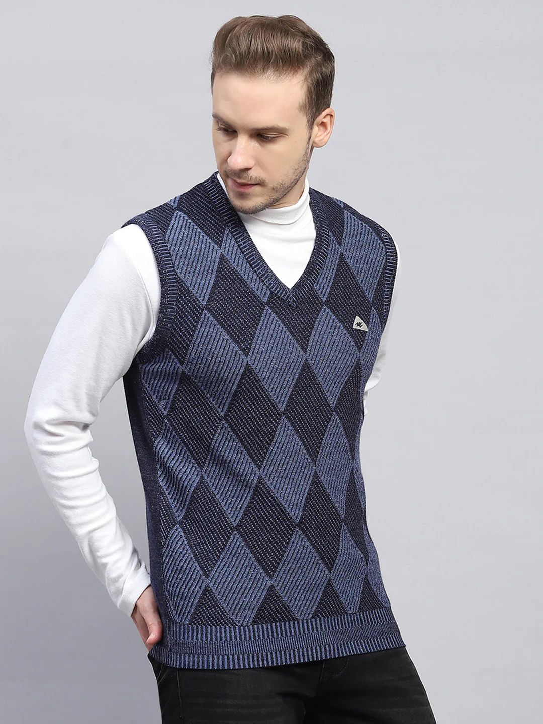 Men Navy Blue Self Design V Neck Sleeveless Sweater - Image 4