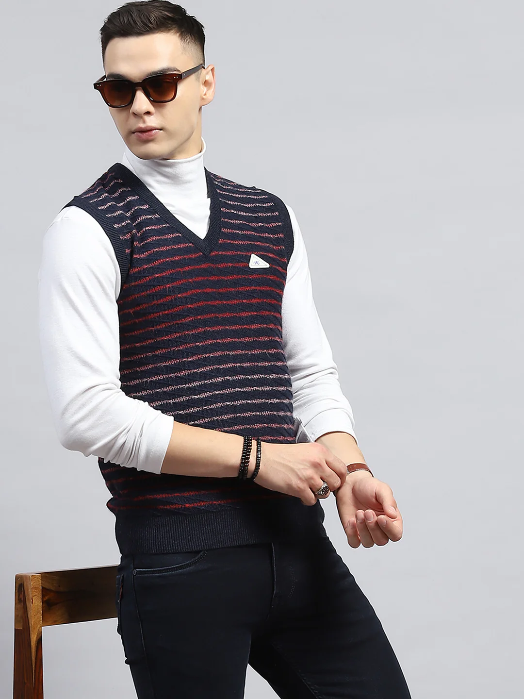 Men Navy Blue Self Design V Neck Sleeveless Sweater - Image 6