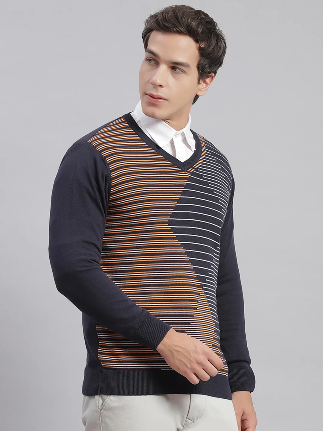 Men Navy Blue Self Design V Neck Full Sleeve Sweaters/Pullovers - Image 6