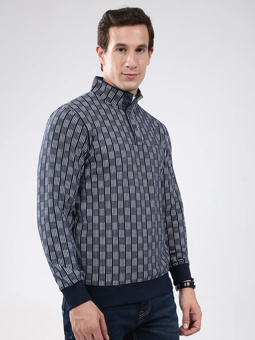 Men Navy Blue Solid Band Neck Full Sleeve Sweatshirt - Image 4