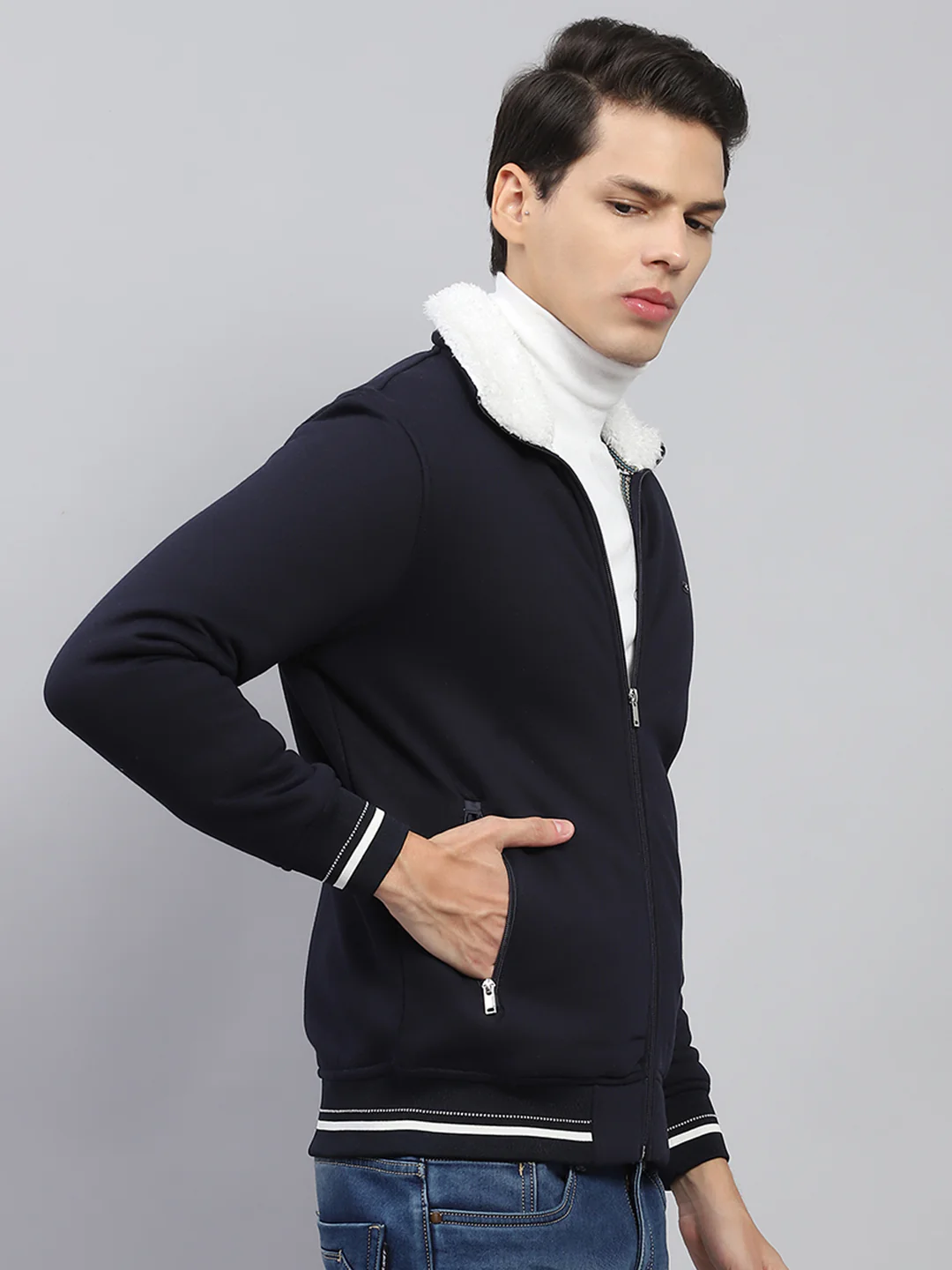 Men Navy Blue Solid Collar Full Sleeve Sweatshirt - Image 4