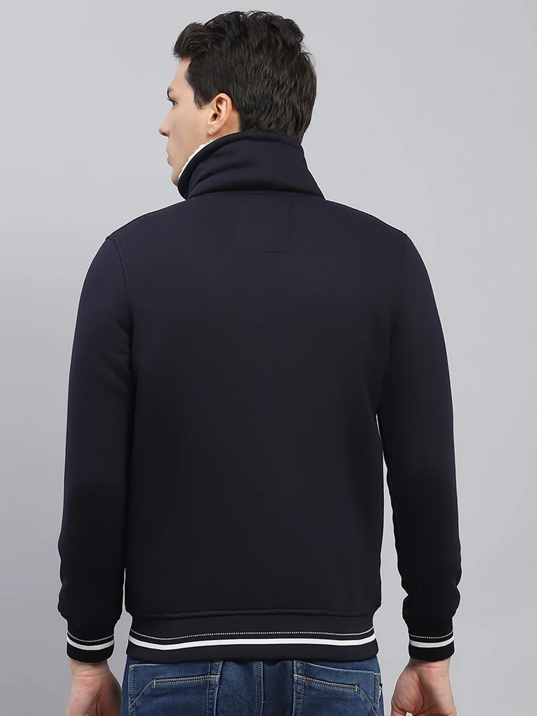 Men Navy Blue Solid Collar Full Sleeve Sweatshirt - Image 5