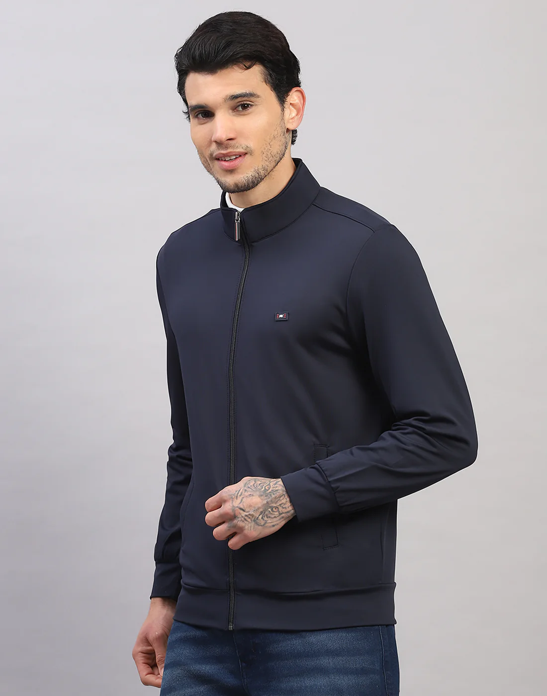 Men Navy Blue Solid Collar Full Sleeve Sweatshirt - Image 2