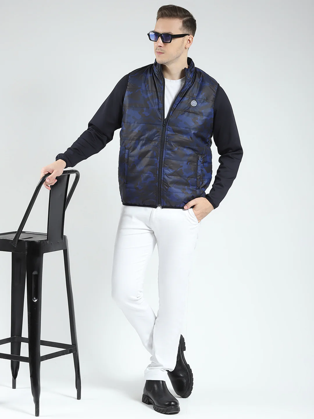 Men Navy Blue Solid Detachable Hood Full Sleeve Reversible Sweatshirt - Image 2