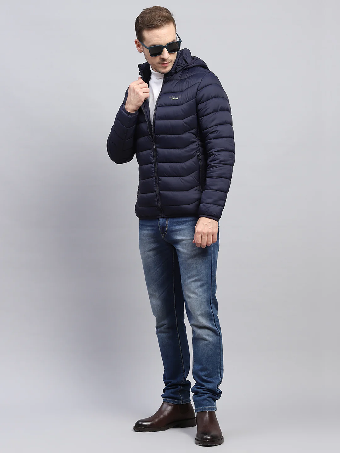 Men Navy Blue Solid Hooded Full Sleeve Heating Jacket - Image 2