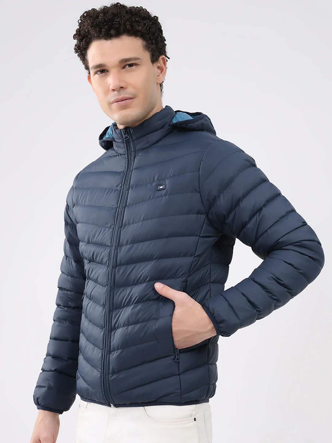 Men Navy Blue Solid Hooded Full Sleeve Puffer Jacket - Image 3