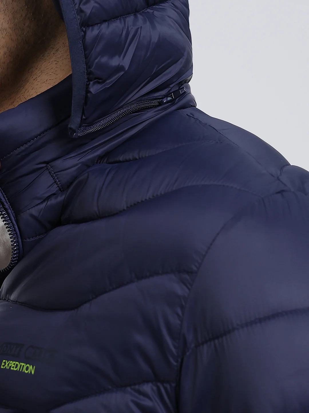 Men Navy Blue Solid Hooded Full Sleeve Heating Jacket - Image 7