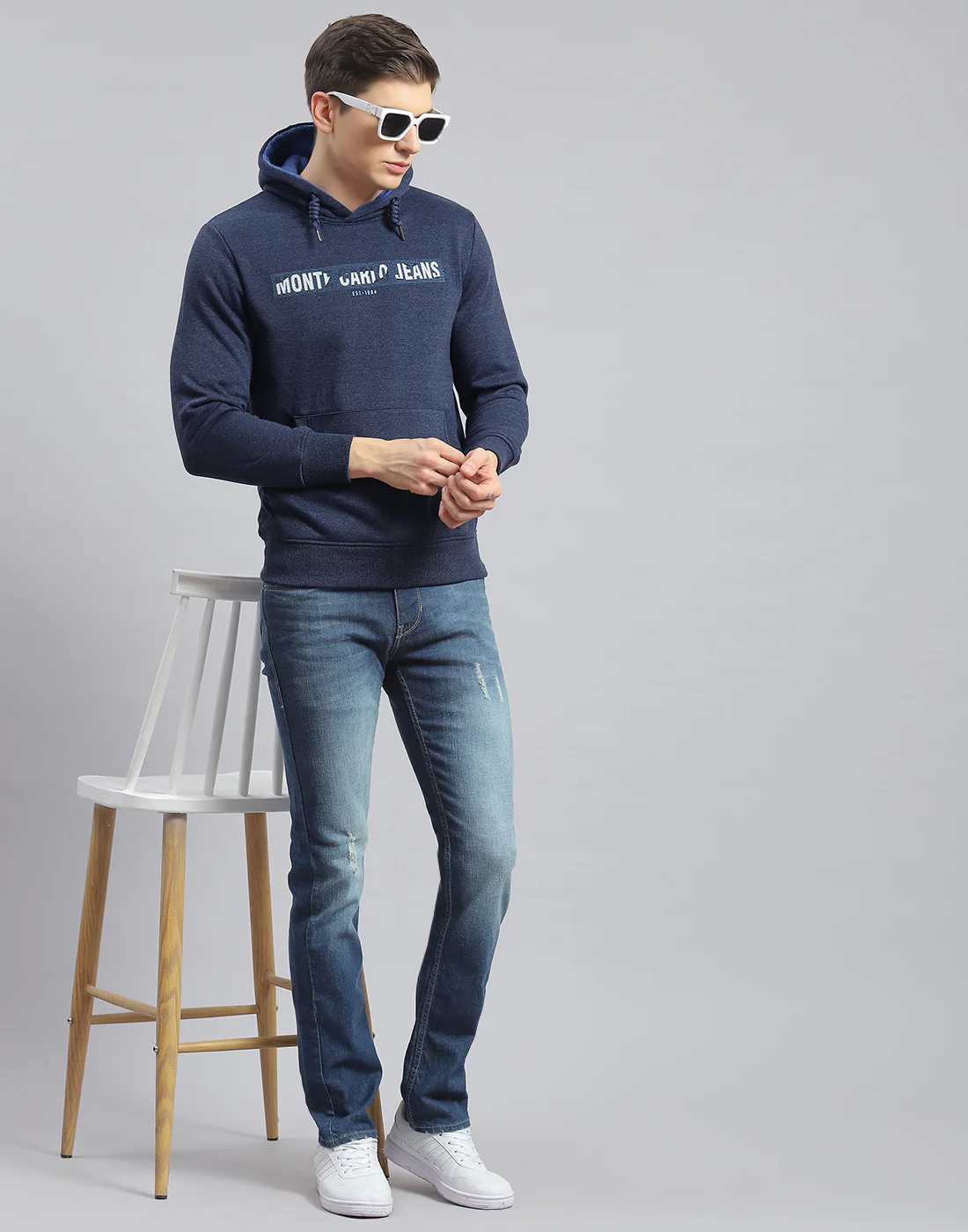 Men Navy Blue Solid Hooded Full Sleeve Sweatshirt - Image 2