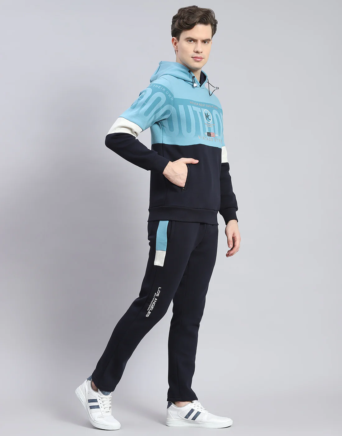 Men Navy Blue Solid Hooded Full Sleeve Tracksuit - Image 4