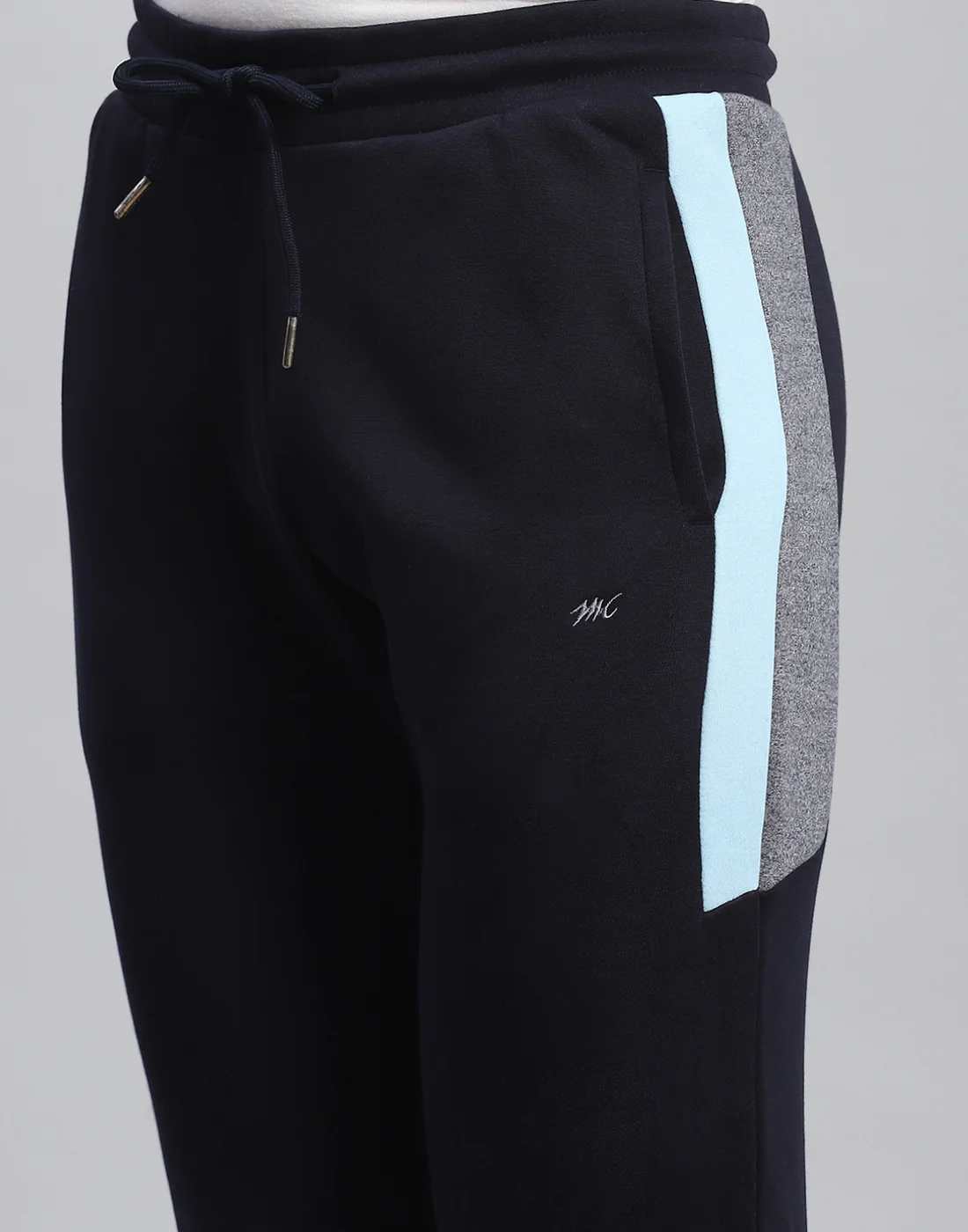 Men Navy Blue Solid Hooded Full Sleeve Tracksuit - Image 9