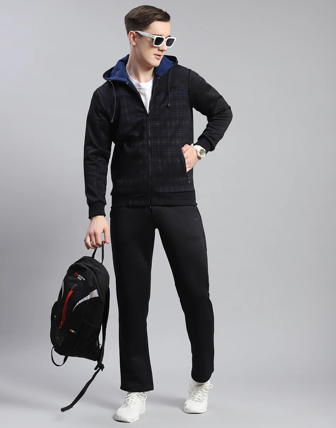 Men Navy Blue Solid Hooded Full Sleeve Tracksuit - Image 2