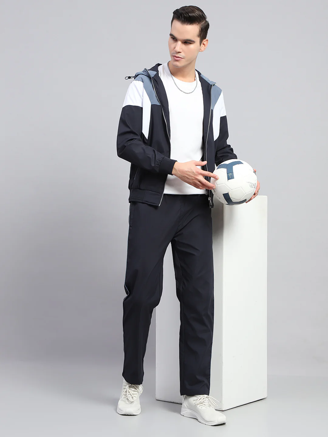 Men Navy Blue Solid Hooded Full Sleeve Winter Tracksuit - Image 2