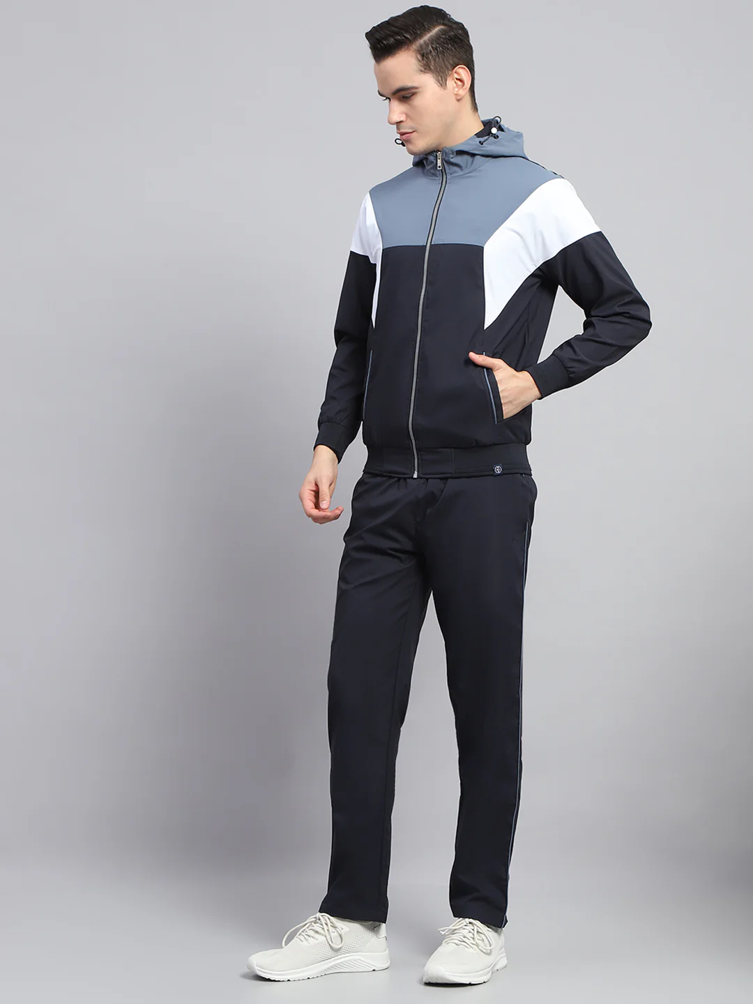 Men Navy Blue Solid Hooded Full Sleeve Winter Tracksuit - Image 3