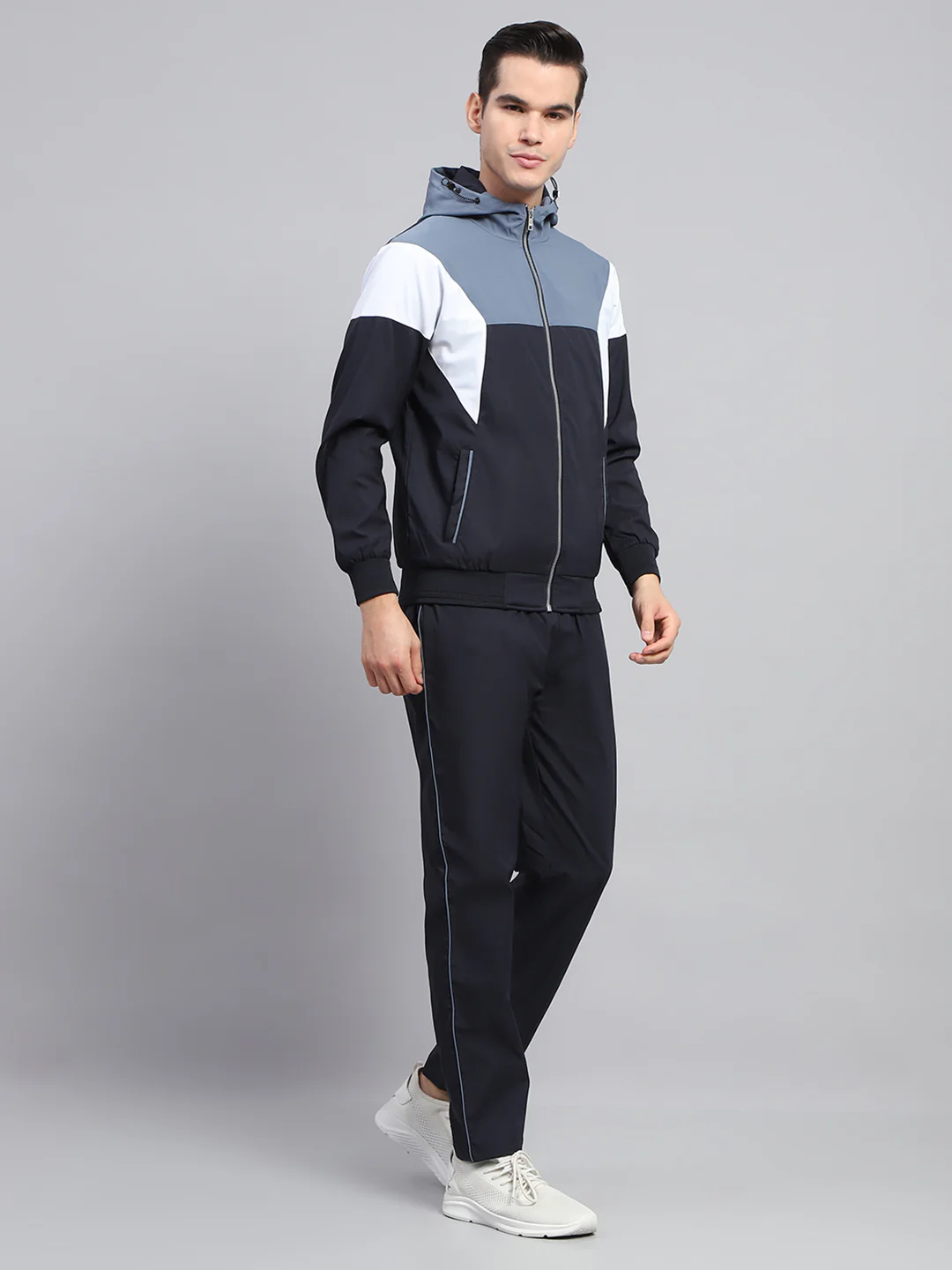 Men Navy Blue Solid Hooded Full Sleeve Winter Tracksuit - Image 4