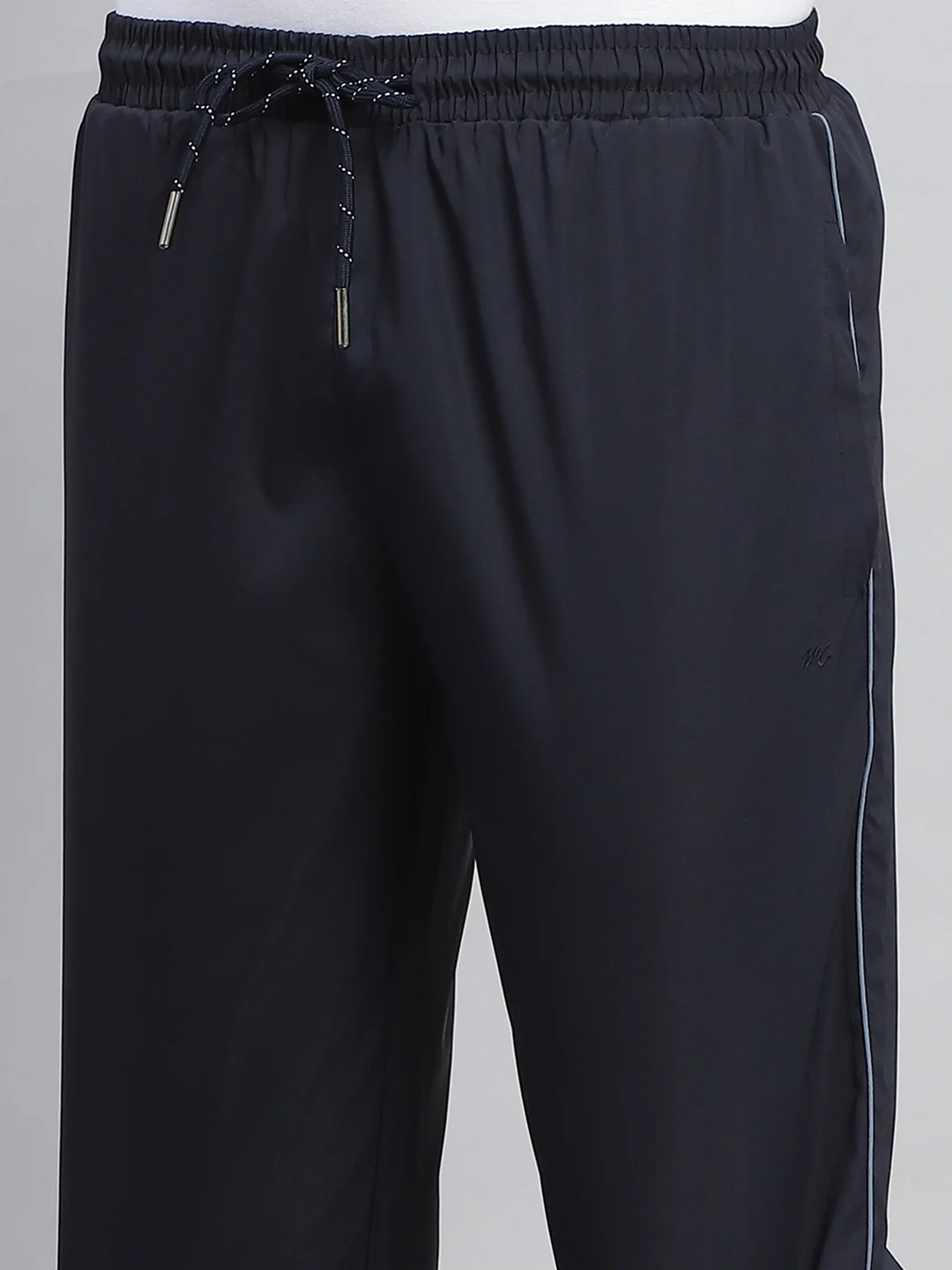 Men Navy Blue Solid Hooded Full Sleeve Winter Tracksuit - Image 7