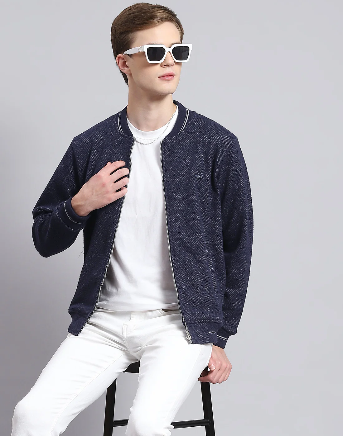 Men Navy Blue Solid Mandarin Collar Full Sleeve Sweatshirt - Image 6