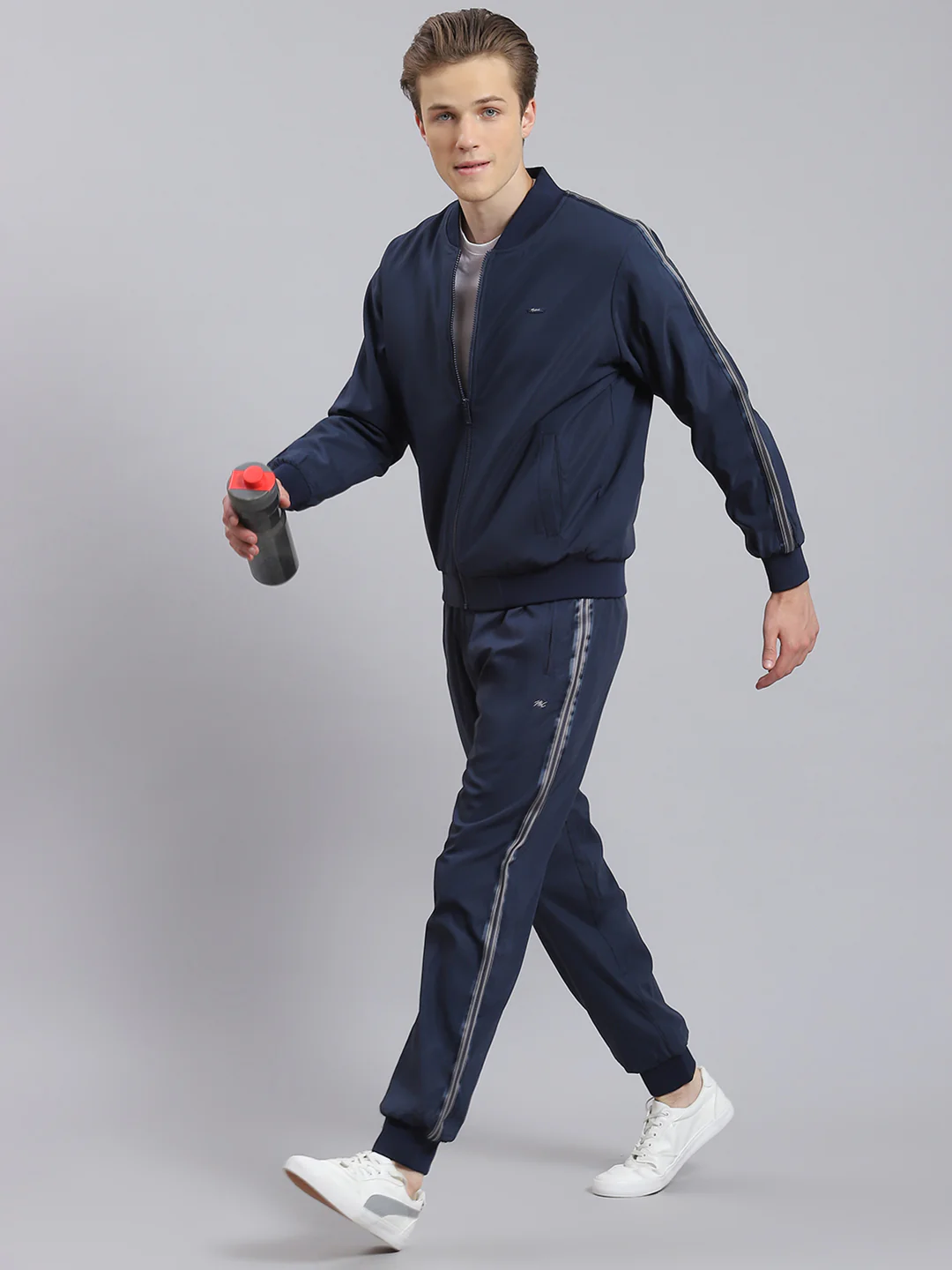 Men Navy Blue Solid Mandarin Collar Full Sleeve Tracksuit - Image 2