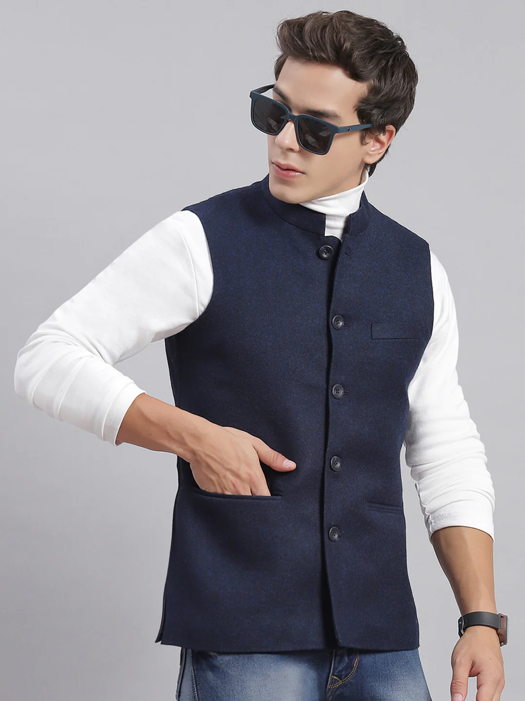 Men Navy Blue Solid Mandarin Collar Sleeveless Nehru Jackets - Image 4