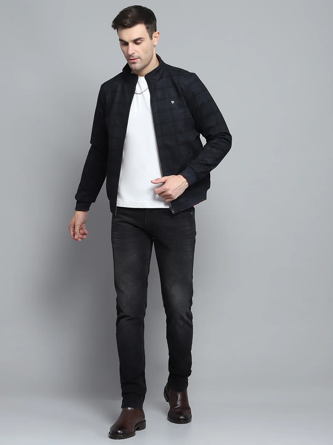 Men Navy Blue Solid Mock Neck Full Sleeve Jacket - Image 2