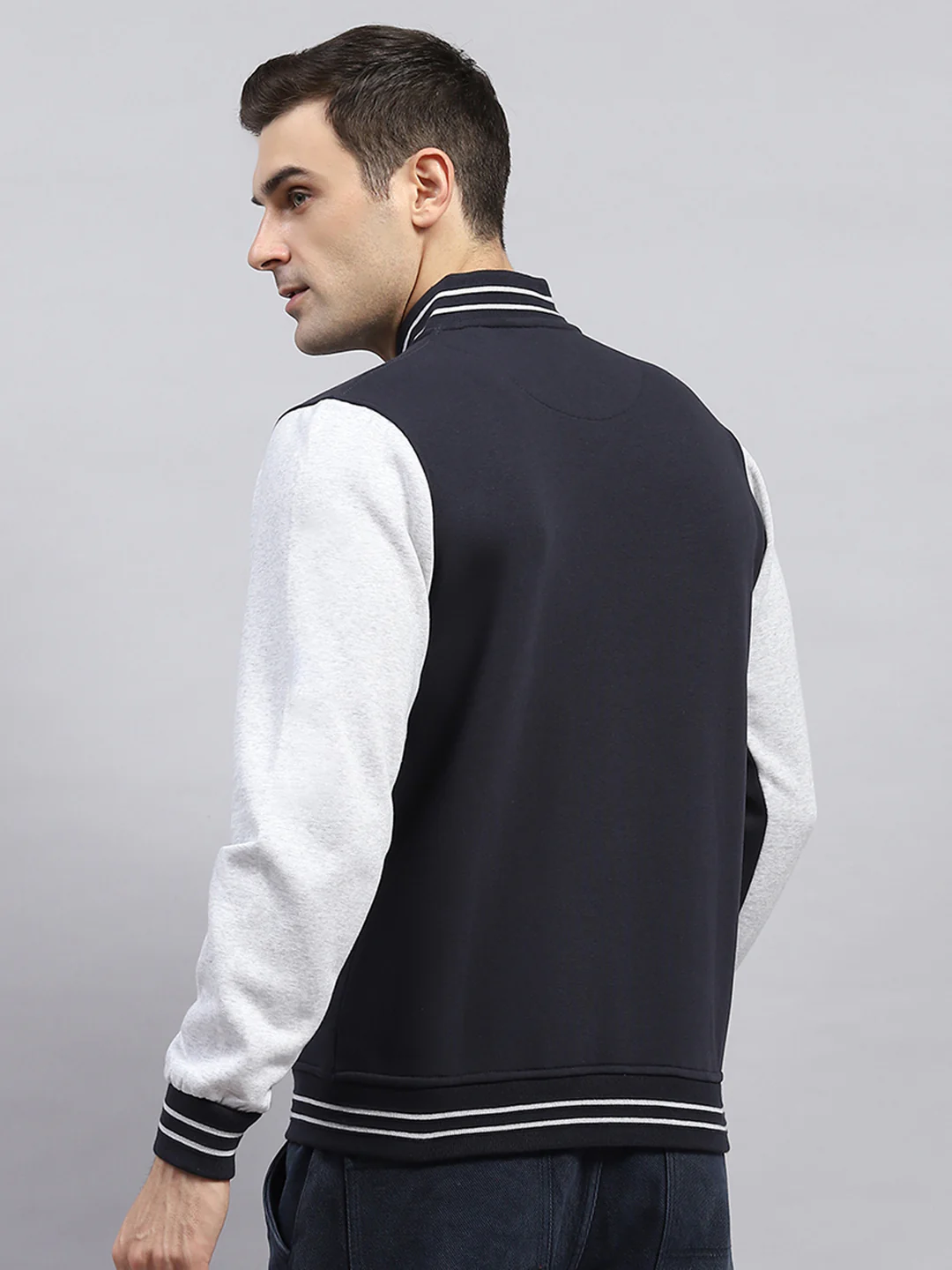 Men Navy Blue Solid Mock Neck Full Sleeve Sweatshirt - Image 5