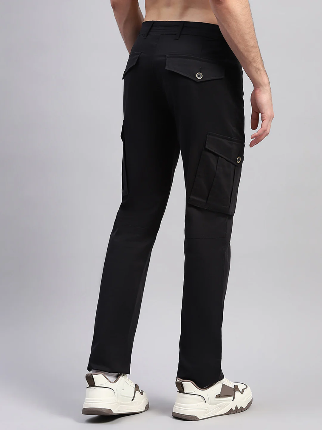 Rock.it Men Black Solid Regular Fit Cargo - Image 3