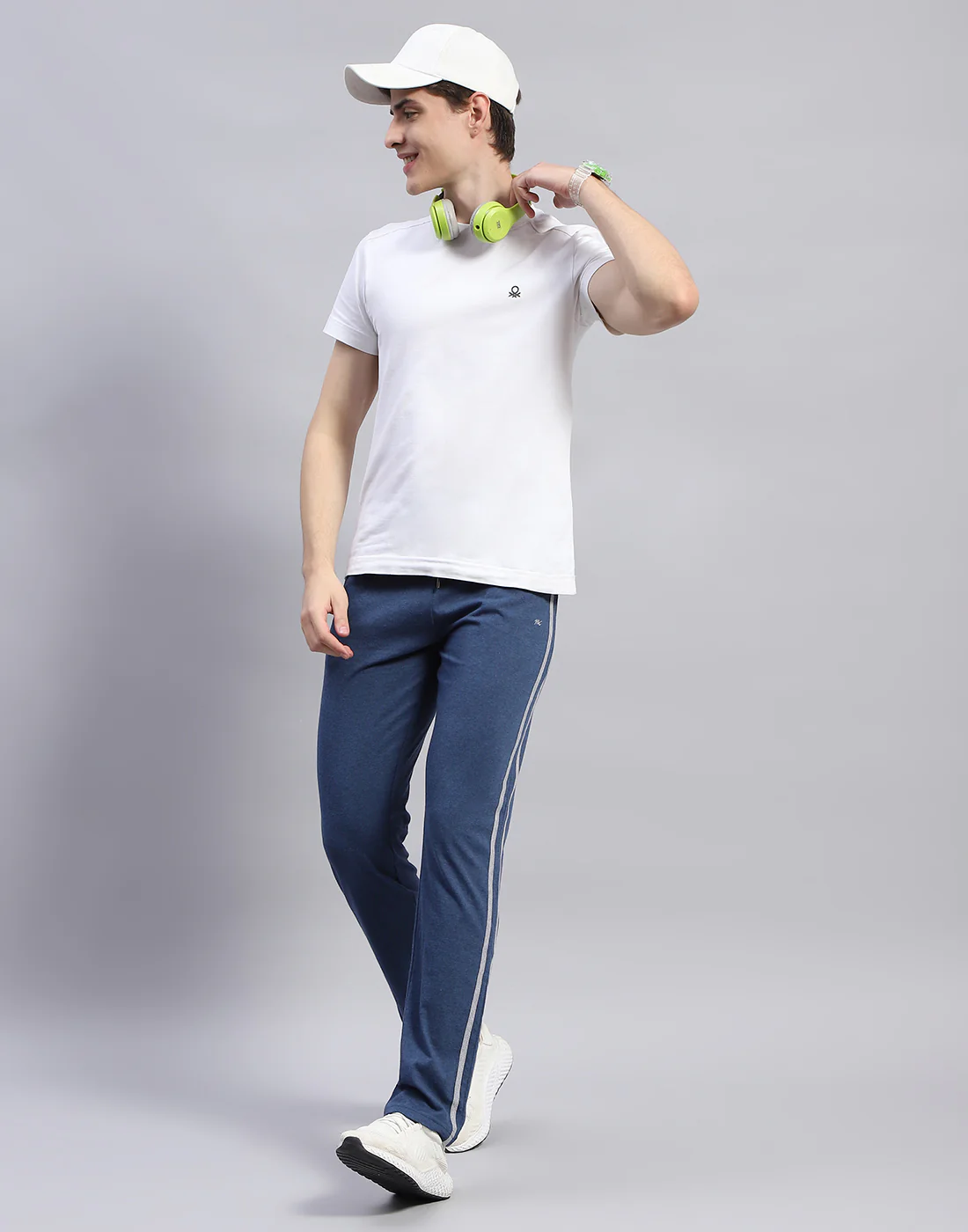 Men Navy Blue Solid Regular Fit Lower