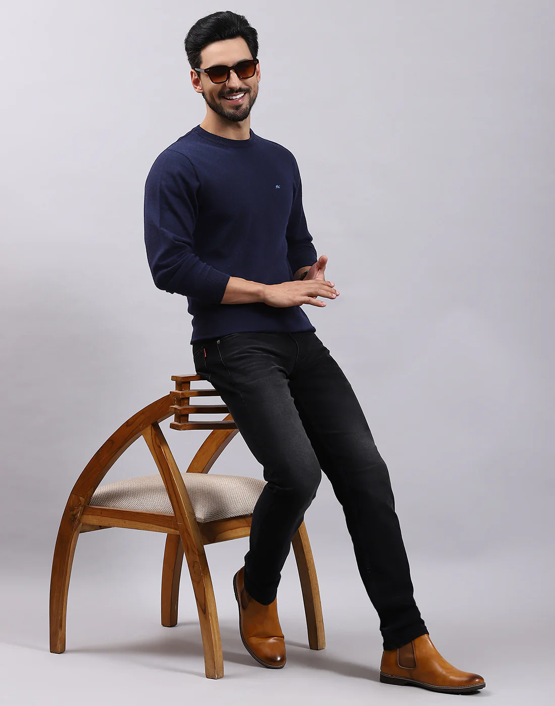 Men Navy Blue Solid Round Neck Full Sleeve Pullover - Image 2