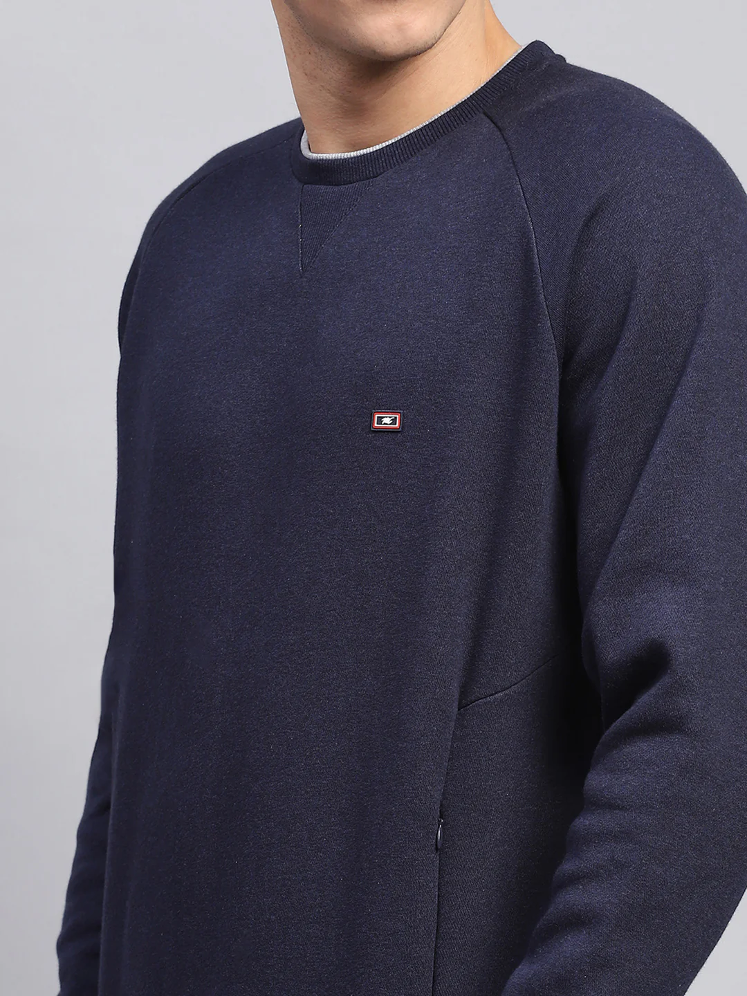 Men Navy Blue Solid Round Neck Full Sleeve Sweatshirt - Image 6