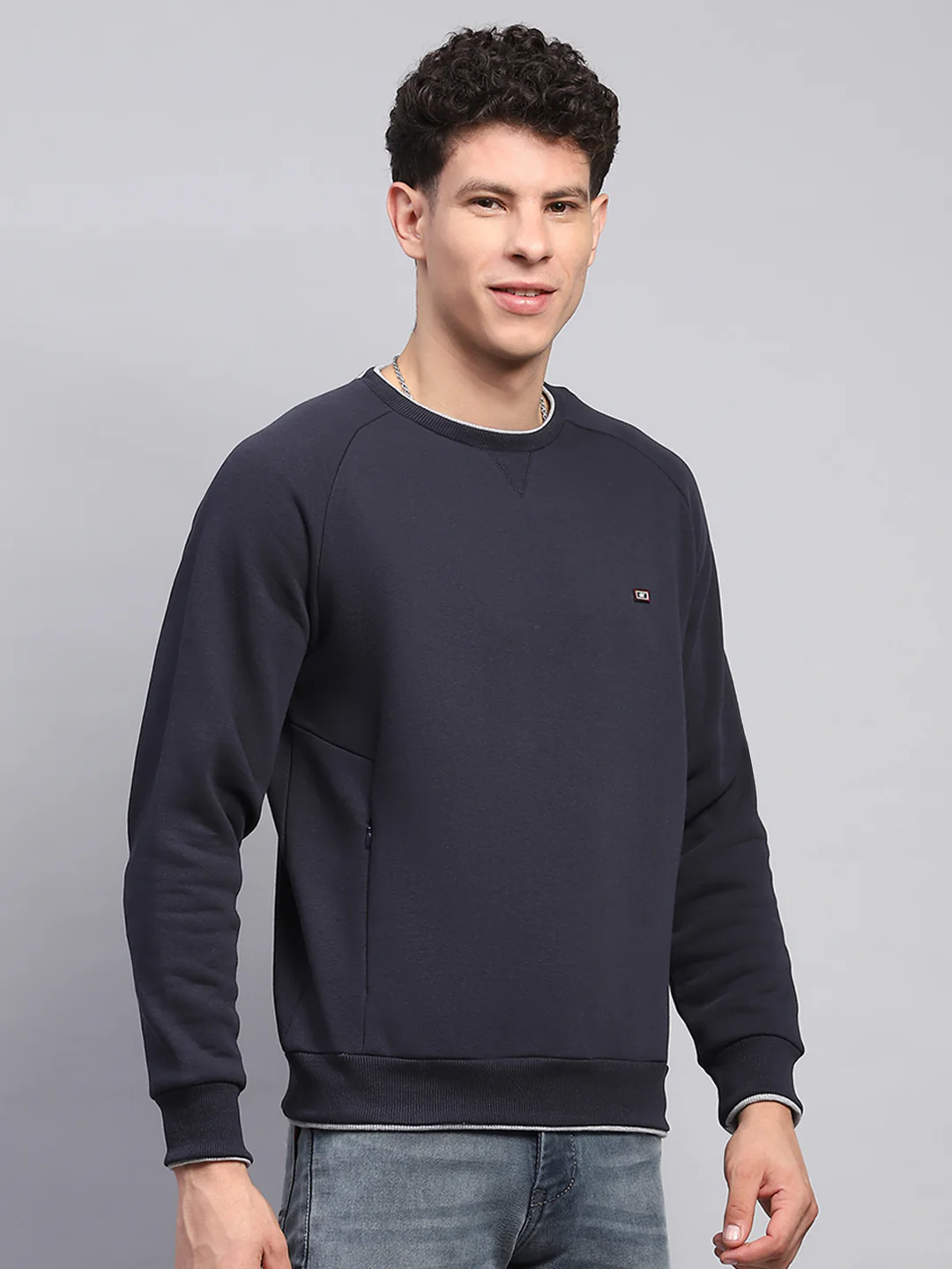 Men Navy Blue Solid Round Neck Full Sleeve Sweatshirt - Image 2