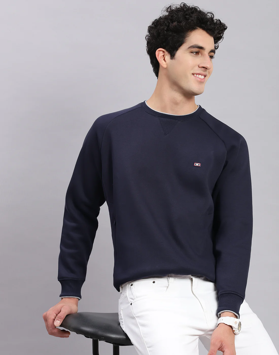 Men Navy Blue Solid Round Neck Full Sleeve Sweatshirts - Image 2