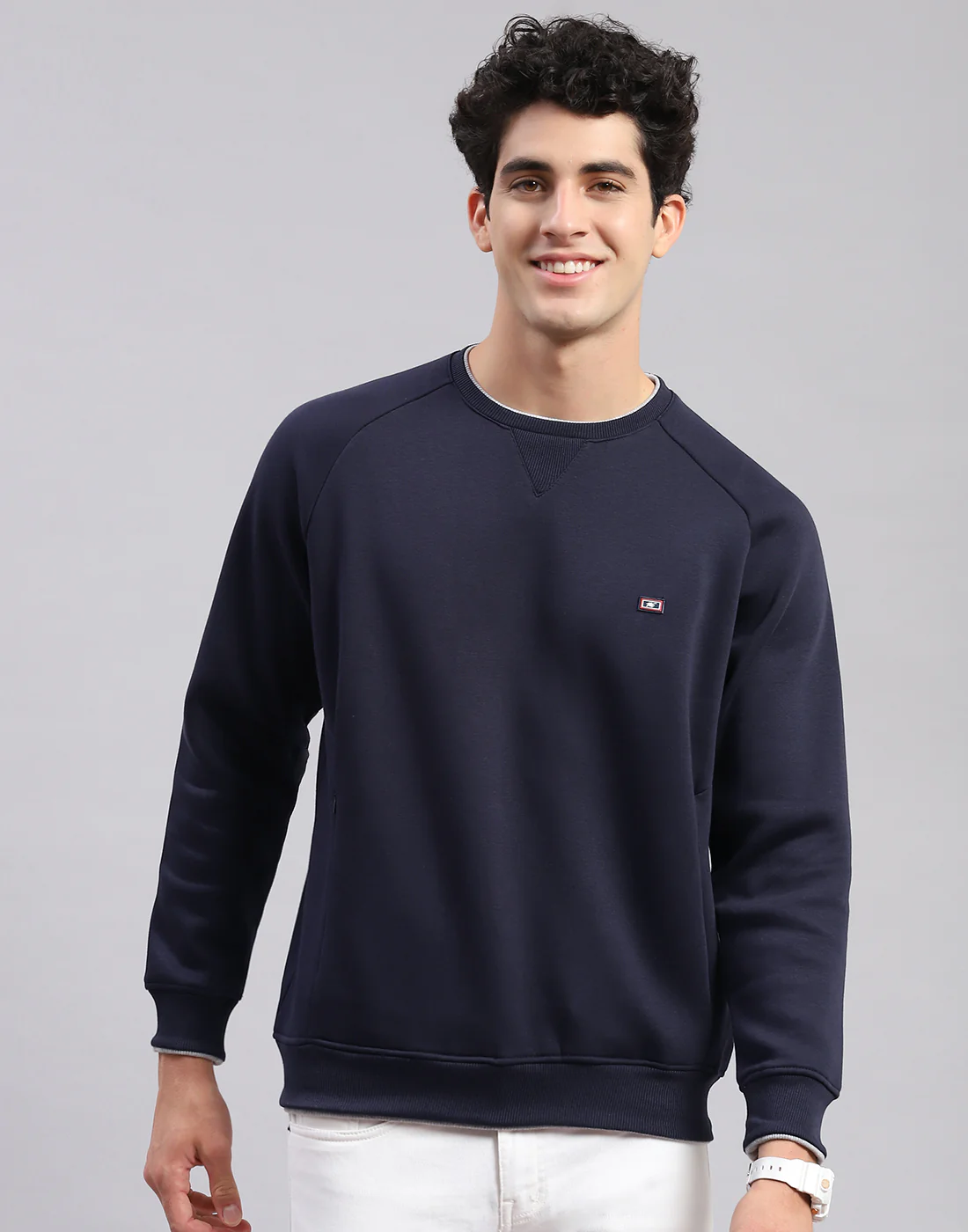 Men Navy Blue Solid Round Neck Full Sleeve Sweatshirts - Image 3