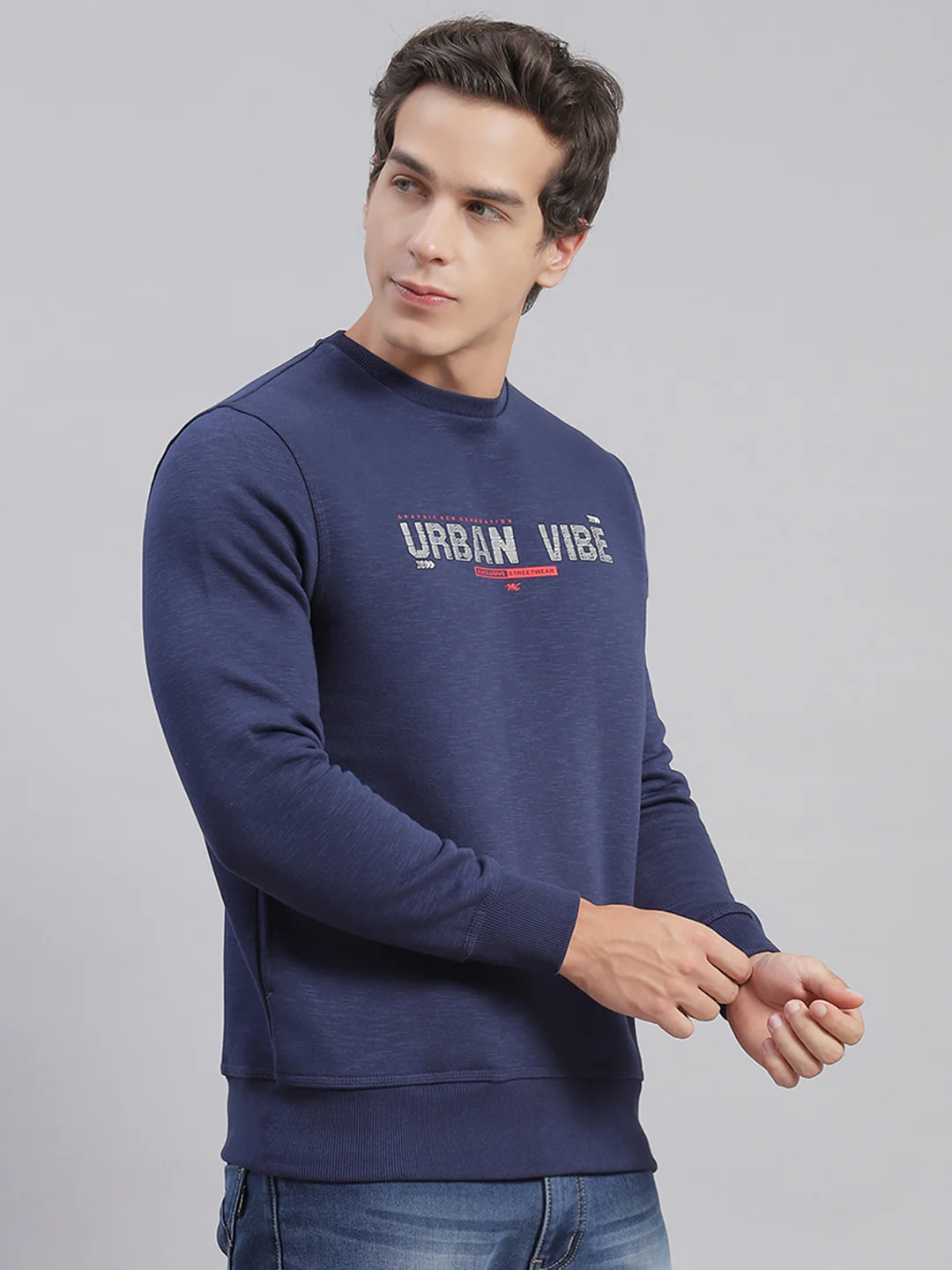 Men Navy Blue Solid Round Neck Full Sleeve Sweatshirts - Image 3