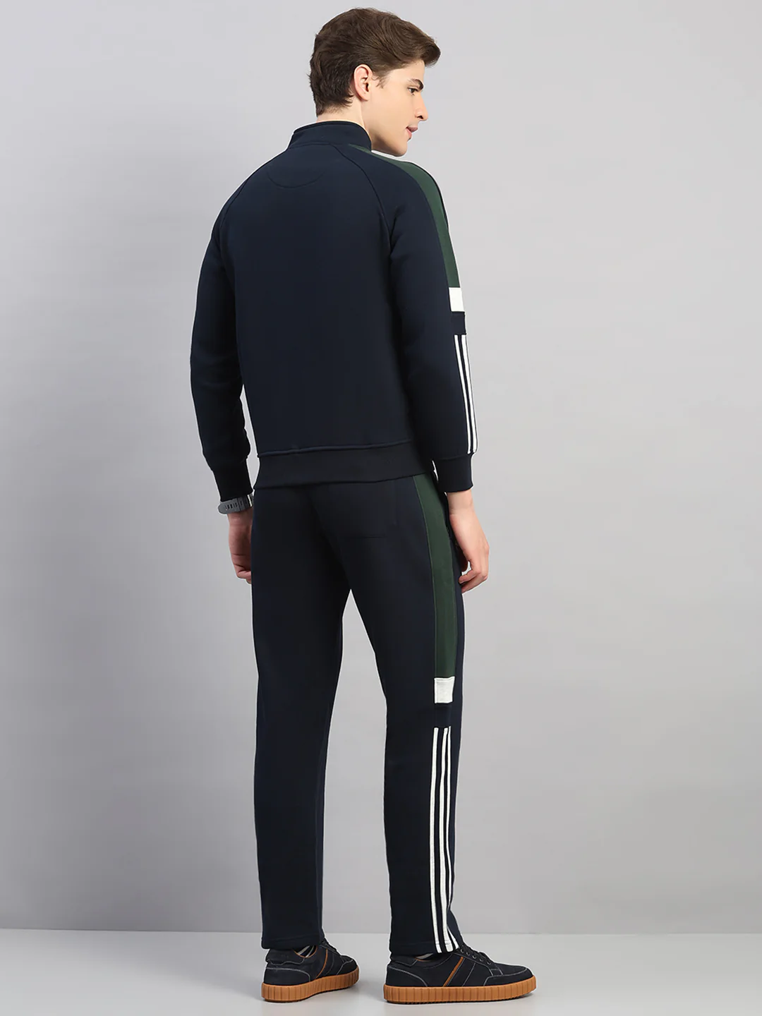 Men Navy Blue Solid Round Neck Full Sleeve Winter Tracksuit - Image 5