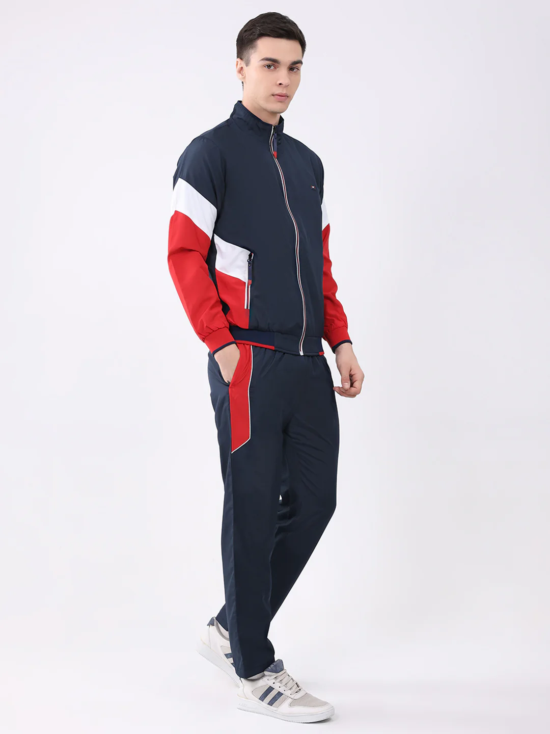 Men Navy Blue Solid Round Neck Full Sleeve Winter Tracksuit - Image 4