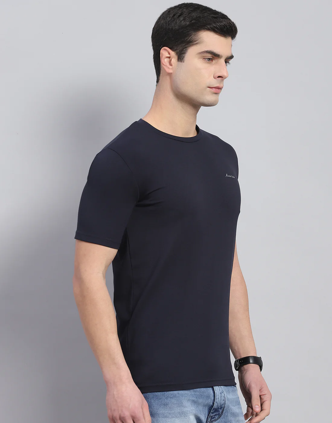 Men Navy Blue Solid Round Neck Half Sleeve T-Shirt - Image 4