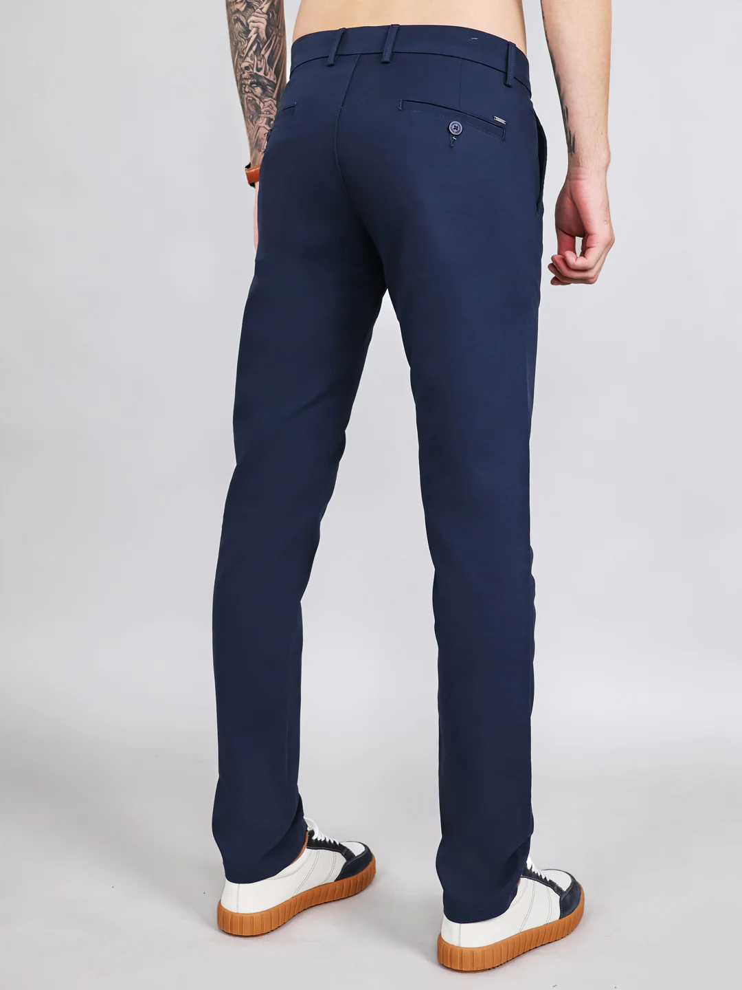 Men Navy Blue Solid Slim Fit Trouser - Image 4