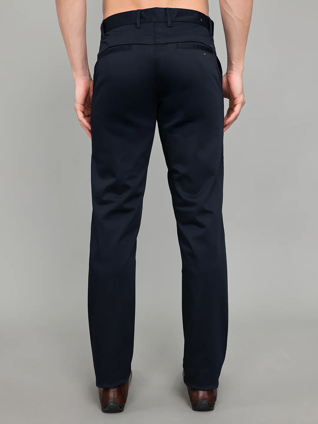 Men Navy Blue Solid Slim Fit Trouser - Image 4
