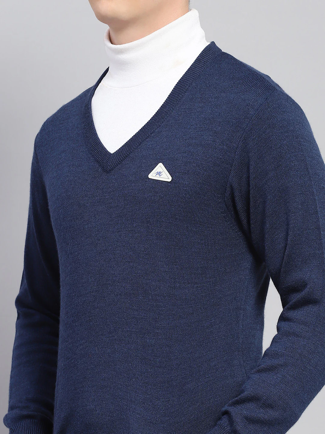Men Navy Blue Solid V Neck Full Sleeve Pullover - Image 6