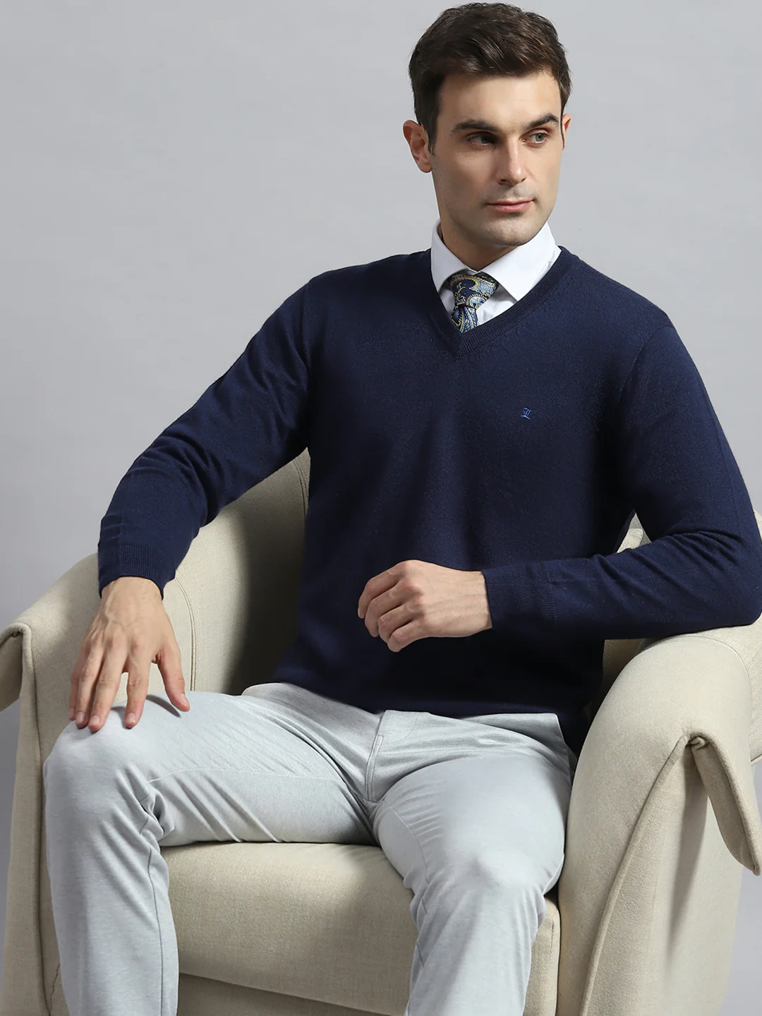 Luxuria Men Navy Blue Solid V Neck Full Sleeve Pullover - Image 6
